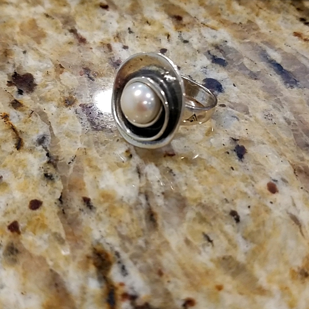 Silpada Sterling Silver Lily Pearl Ring